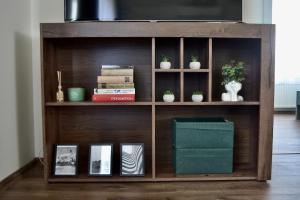 Perpustakaan di apartmen