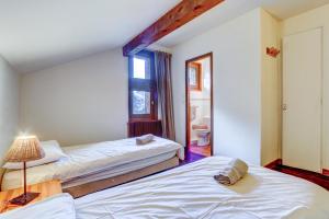 Fotografie z fotogalerie ubytování Self Catered Chalet with Indoor Pool v destinaci Essert-Romand