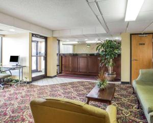 an office lobby with a couch and a table at Quality Inn Reidsville Hwy 29 in Reidsville