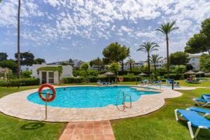 Bazén v ubytování Apartment Margarita in Miraflores nebo v jeho okolí