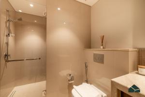 Un baño de High Floor 2BR with Full Burj View by BMS