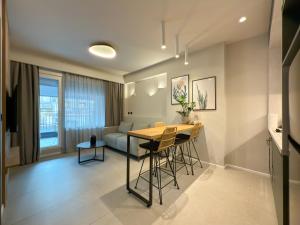 Φωτογραφία από το άλμπουμ του TWO ENTIRE APARTMENTS LIV Luxury Central A-B στη Θεσσαλονίκη