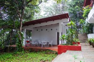 Κήπος έξω από το Altos de Cerro Azul Panamá