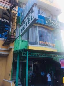 Tòa nhà nơi khách sạn tọa lạc