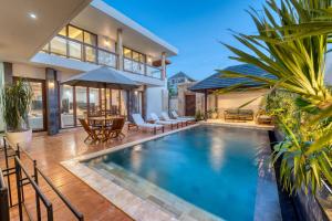 Πισίνα στο ή κοντά στο New Private 4BDR Villa - Canggu Center - Near ATLAS & Finns Beach Club