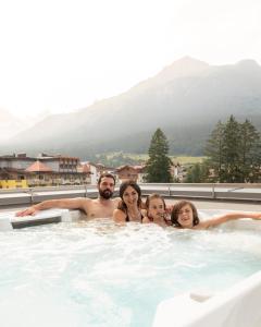 Nespecifikovaný výhled na hory nebo výhled na hory při pohledu z hotelu