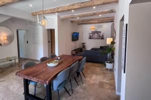 Posezení v ubytování Villa haut de gamme avec piscine et jacuzzi + 46 fotografií