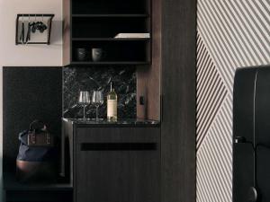 Kuchyň nebo kuchyňský kout v ubytování Movenpick Hotel Melbourne On Spencer