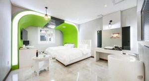 Katil atau katil-katil dalam bilik di SH Hotel