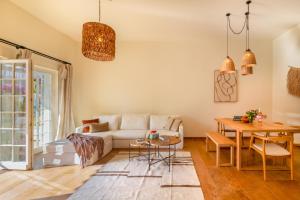 Posezení v ubytování Portvillas by Villa Safiya