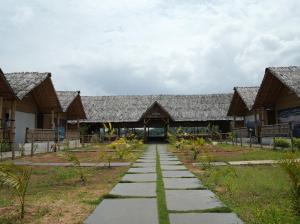Taman di luar Bliss Hampi Eco Resort
