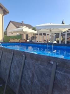 Bazén v ubytování Guest House Mijić nebo v jeho okolí