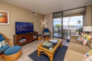 TV a/nebo společenská místnost v ubytování Kihei Beach Resort 201