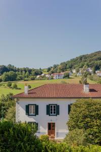 Gallery image of Maison Gamboia, chambres d'hôtes au calme avec jardin in Hasparren