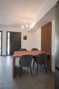 Billede fra billedgalleriet på DaMa Maisonettes by RentalsPro - Polychrono Halkidiki i Polychrono