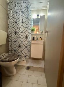 Ένα μπάνιο στο Central Single Room 2nd Floor