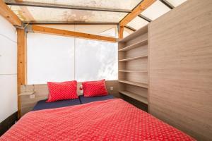 Postel nebo postele na pokoji v ubytování Glamping Tents - Camp Adriatic