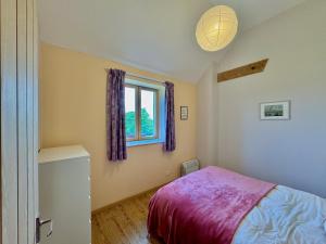 Ένα ή περισσότερα κρεβάτια σε δωμάτιο στο Gîte Les Aumônes +7 φωτογραφίες