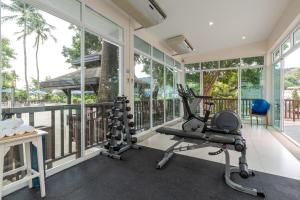 Fitness centrum a/nebo fitness zařízení v ubytování Patong Lodge Hotel - SHA Extra Plus + 37 fotografií