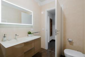 Łazienka w obiekcie Suite Rosso & Nero - Lecce Selection