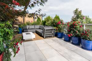 Vonkajšia záhrada v ubytovaní Luxury penthouse with jacuzzi