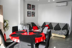 Χώρος καθιστικού στο AT Gregal IV