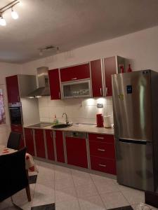 Nhà bếp/bếp nhỏ tại Holiday home in Slatine - Insel Ciovo 6128