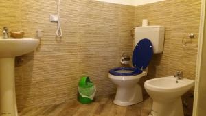 A bathroom at Casolare La Torre