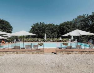 Bazén v ubytování Una Stanza con vista tra le colline senesi - Friland nebo v jeho okolí + 14 fotografií