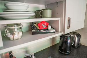 Dapur atau dapur kecil di Reflections, Netherby, near Carlisle +2 gambar