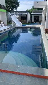 Bazén v ubytování Samui Hills Resort nebo v jeho okolí