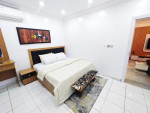 Φωτογραφία από το άλμπουμ του AB Luxury 2 bedroom Apartment with 24hr Electricity, Wifi, Fully Equipped Kitchen σε Lagos