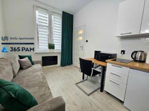 Η κουζίνα ή μικρή κουζίνα στο 365PAM - Studio Bajka 50m od plaży w centrum Mielna +27 φωτογραφίες