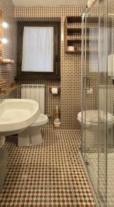 Ένα μπάνιο στο Oliver - La Golette Apartment - Two-rooms La Thuile