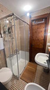 Ένα μπάνιο στο Oliver - La Golette Apartment - Two-rooms La Thuile +15 φωτογραφίες
