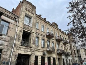 Το κτήριο όπου στεγάζεται  το διαμέρισμα