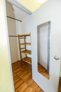 Ein Etagenbett oder Etagenbetten in einem Zimmer der Unterkunft Sairee View Resort