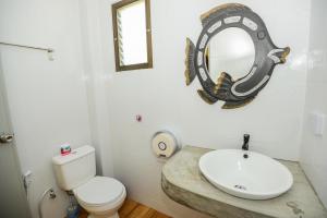 Ein Badezimmer in der Unterkunft Sairee View Resort