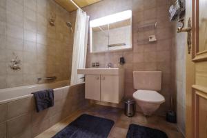 Ένα μπάνιο στο Zum Rota Hus 08 +7 φωτογραφίες