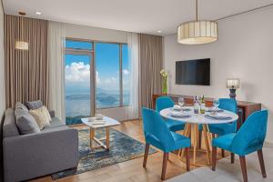 TV a/nebo společenská místnost v ubytování Summit Ridge Tagaytay - Newly Renovated