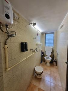 Koupelna v ubytování Enzo Studio Apartment at Pali Hill