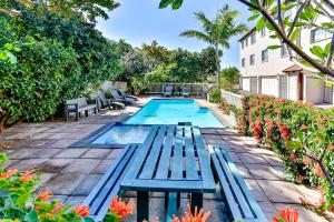 Swimmingpoolen hos eller tæt på Oyster Breeze 306