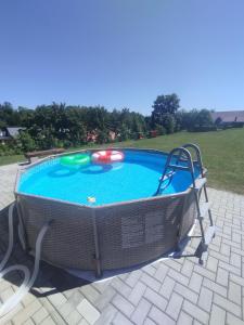 Bazén v ubytování Na Kopečku apartmány nebo v jeho okolí