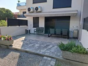 Budova, kde se prázdninový dům nachází