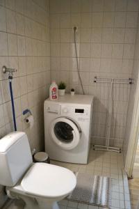 Ένα μπάνιο στο Apartments Borg Annikki +12 φωτογραφίες