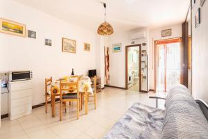 Μια τηλεόραση ή/και κέντρο ψυχαγωγίας στο Cento Passi dal Mare by BarbarHouse