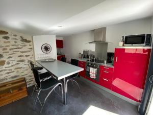 Dapur atau dapur kecil di L'Olivier, Charmant loft centre-ville, plage à 300m, 6 pers +10 gambar