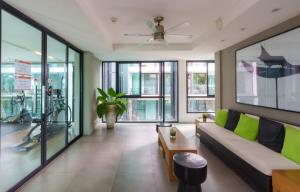 Χώρος καθιστικού στο LIV Nimman 2bedrooms