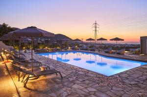 Bazén v ubytování Mila Malia Suites nebo v jeho okolí