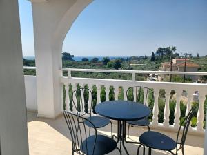 Balkón nebo terasa v ubytování Tassos & Marios Apartments I